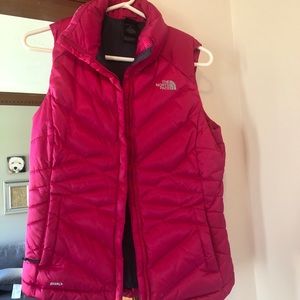 North Face 660 vest - shiny hot pink - size S